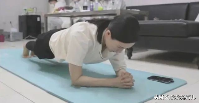 章子怡产后复出形象大变,章子怡复工vlog视频