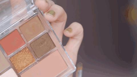 炸上热搜的她，说一句人间绝色不过分吧？