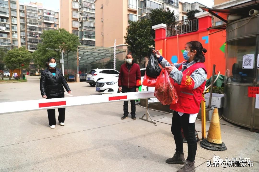 一手抓防疫一手抓办案,一手抓防疫一手抓发展