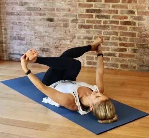 穿高跟鞋脚疼按摩,高跟鞋式瑜伽动作要点