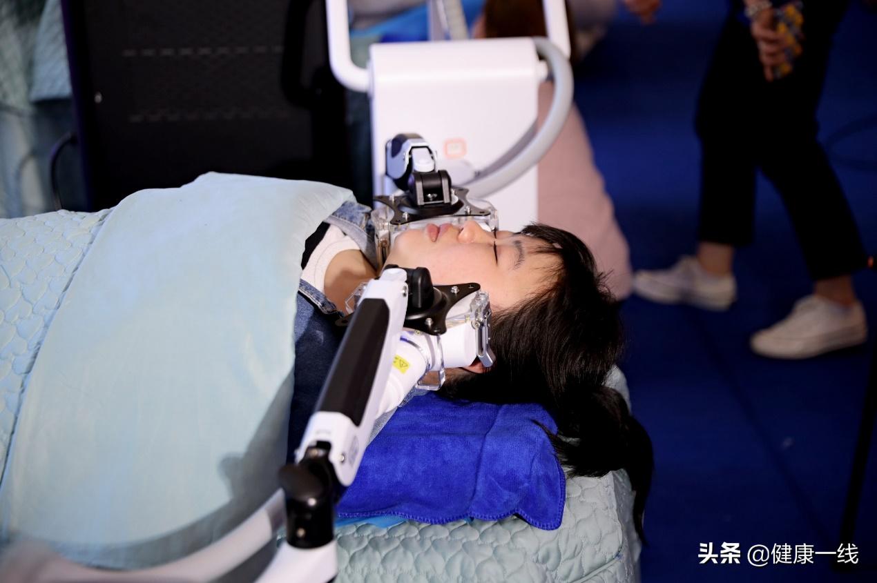 京东健康瘦身超级品类日首推秀域智能纤体服务，躺着拥有小蛮腰