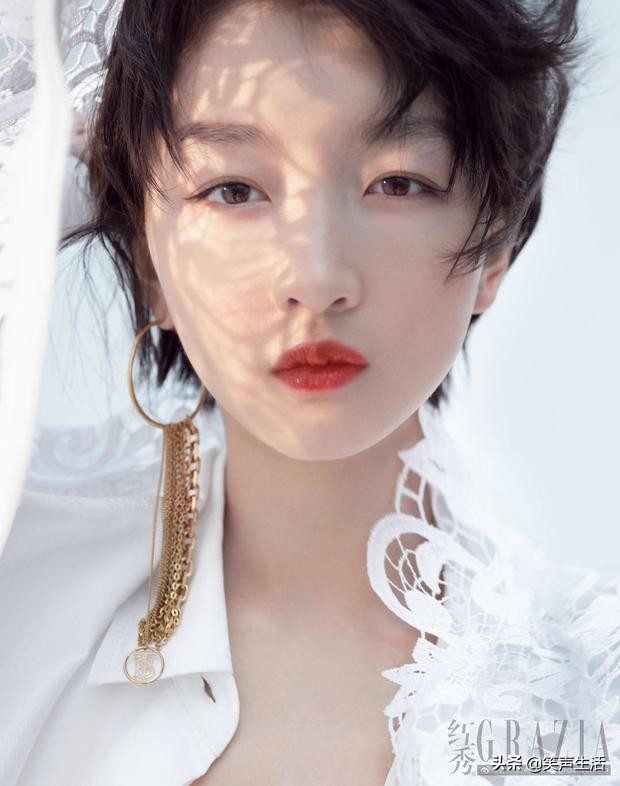 周冬雨最近look,周冬雨红秀杂志图片