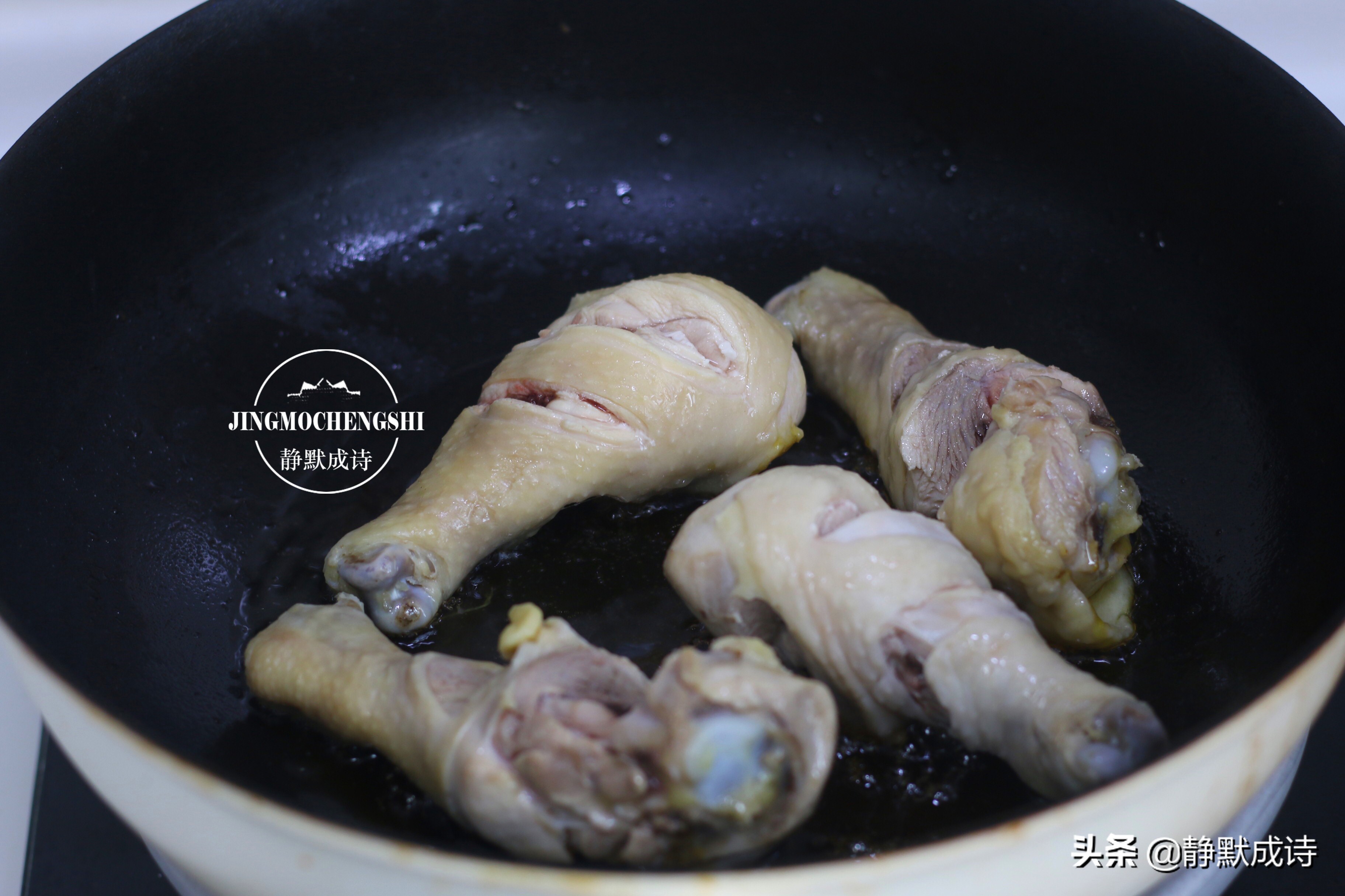 用新做法烧了4个鸡腿,一出锅就被孩子吃了个精光,这做法值得学