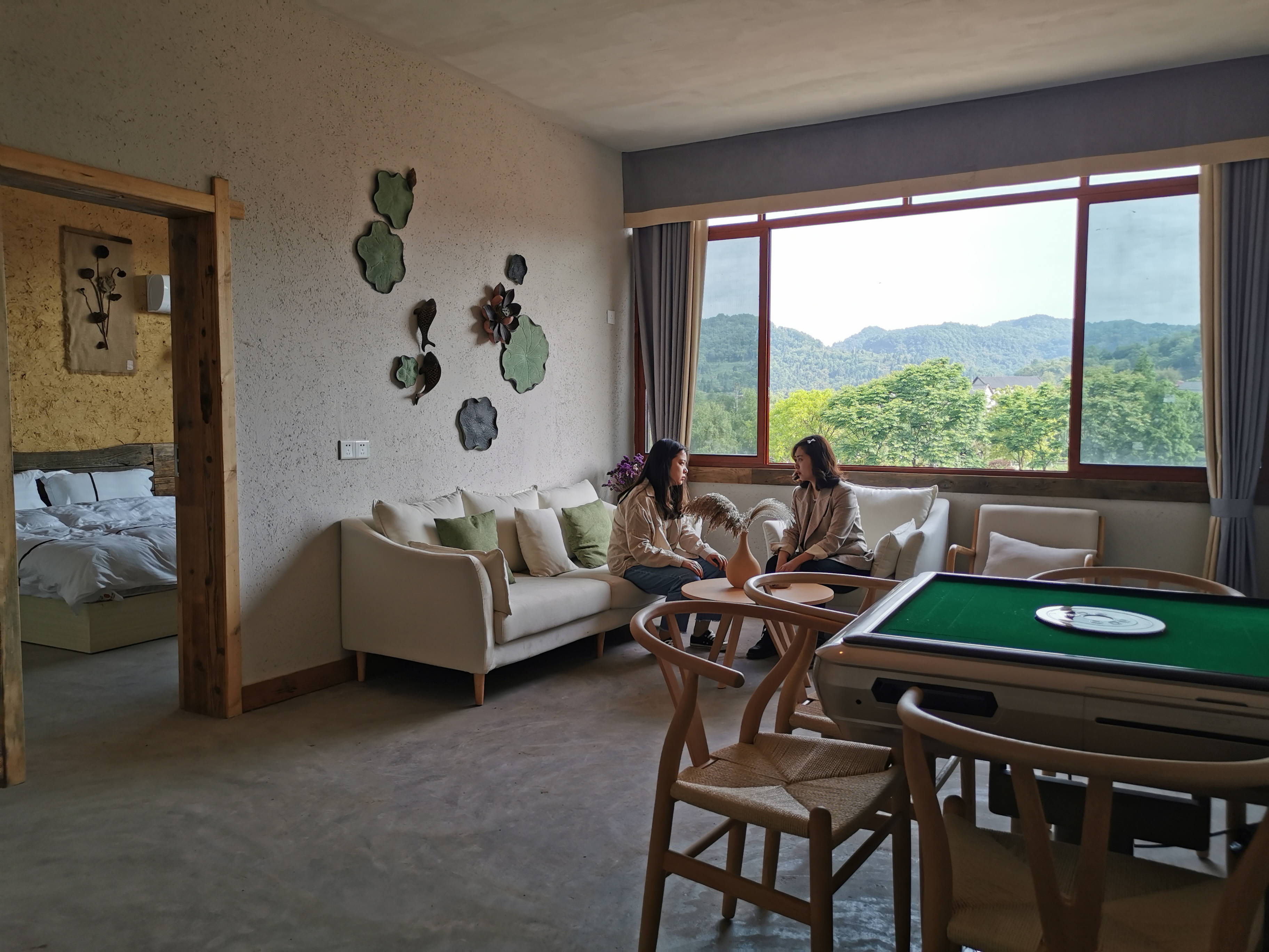 铜梁土桥镇：原乡藕寓五一迎客西郊绿道产业链延长