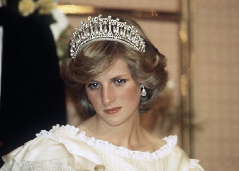 查尔斯和戴安娜的恩怨情仇,查尔斯难忘旧情为啥还要找戴安娜