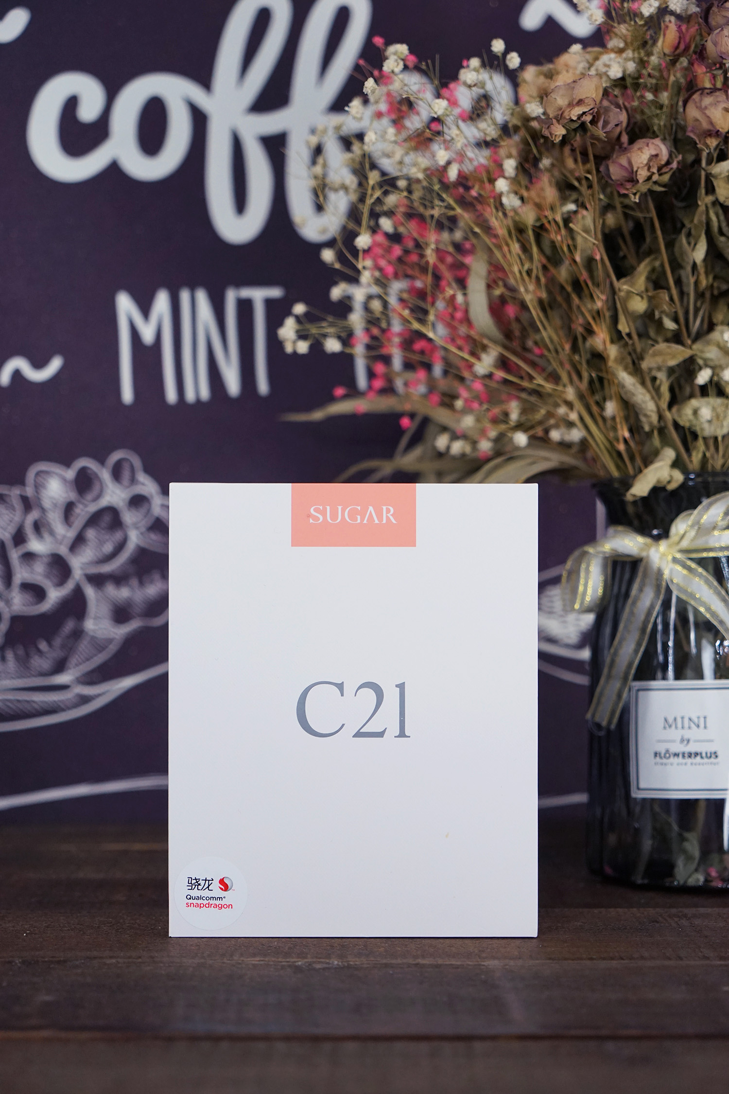 续航能力强不卡的手机1000多的,续航能满足一天就ok的电池