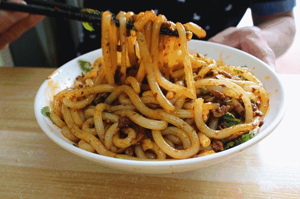 乌鲁木齐美食网红牛腩米粉,乌鲁木齐米粉推荐排行榜