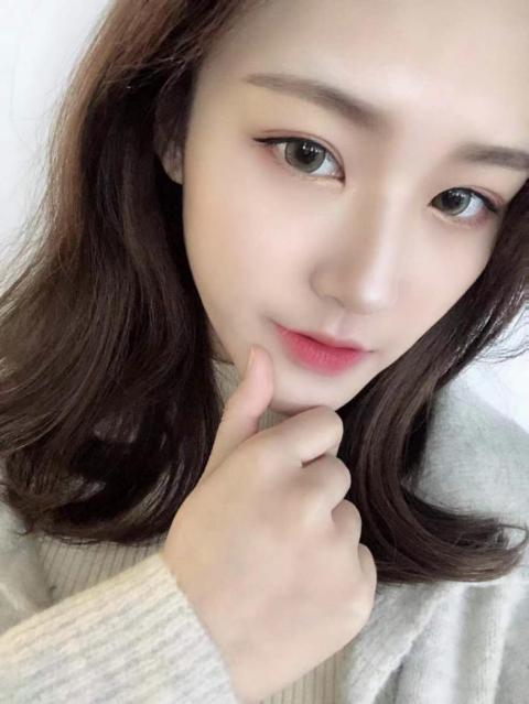 扒一扒超美的bobbibrown唇膏,澳洲红地球唇釉