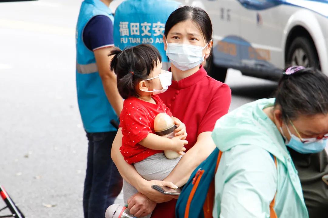 萌娃、萌宠纷纷抢镜！今年高考作文，深圳学生躺赢？