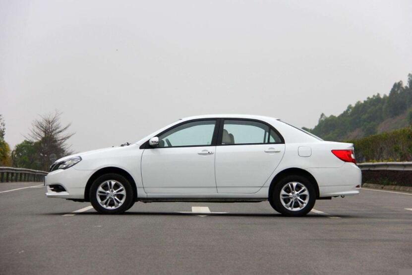 比亚迪f3手动挡的最低价位,跟五菱mini一个价格的车