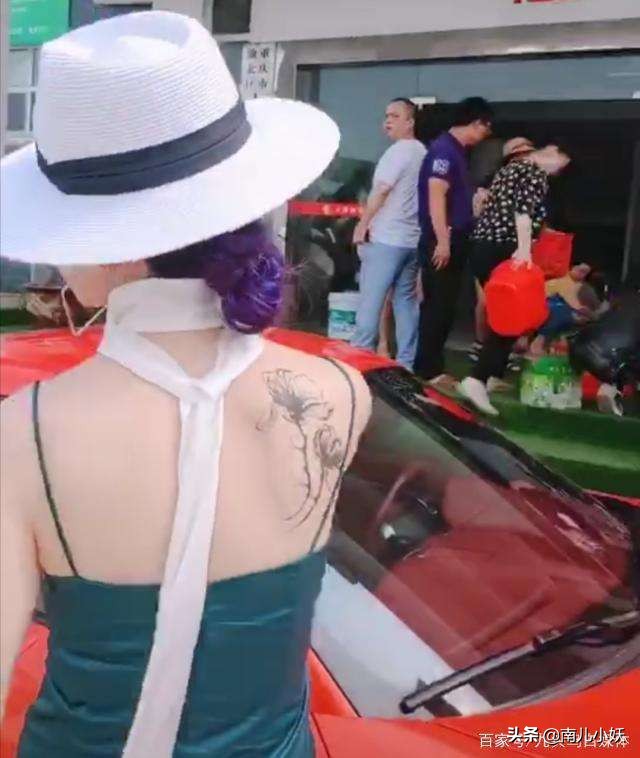 冬季帽子女士怎么戴好看,夏天戴什么款式的帽子最百搭