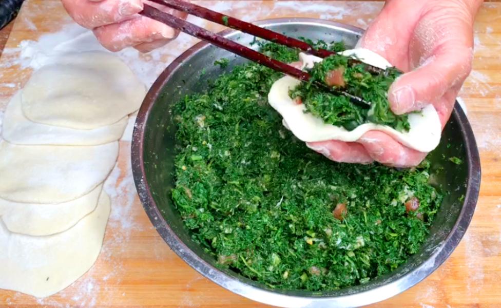 蒸包子怎么开锅蒸不塌皮不回缩,为什么蒸包子总有一两个包子回缩