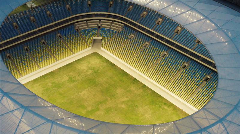 凤凰山公园灯光秀,成都凤凰山体育场灯光秀