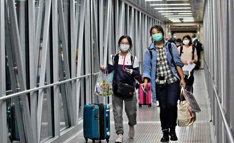 英国大学又开始包机了,直飞接送中国学生,中英机票攻略来了