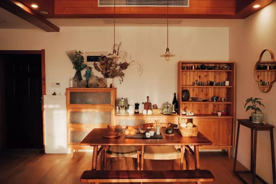 90后花9000元爆改老房子,90后夫妻精心改造精装房