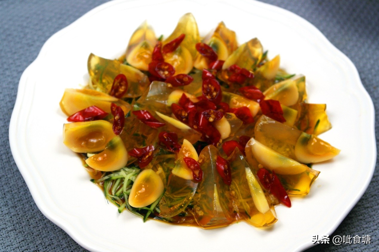 凉拌变蛋有腥臭味？加上这1步，好吃不臭，一吃就上瘾，超级下饭