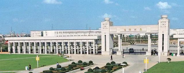 浙江万里学院收费标准2019年,浙江万里学院学费全国排名