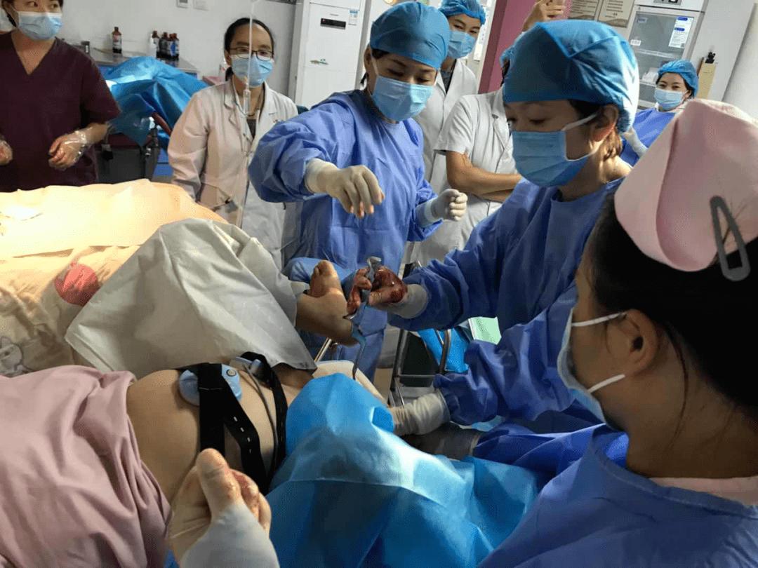 “宁可让男医生备皮，也不愿老公动手”，宝妈的回答，让丈夫自责