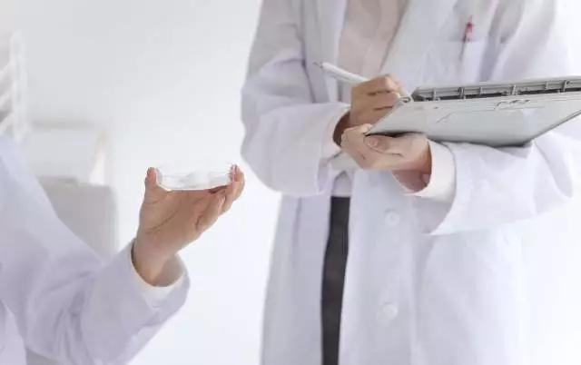 为什么很多人说瑜伽有害,高温瑜伽的缺点有哪些