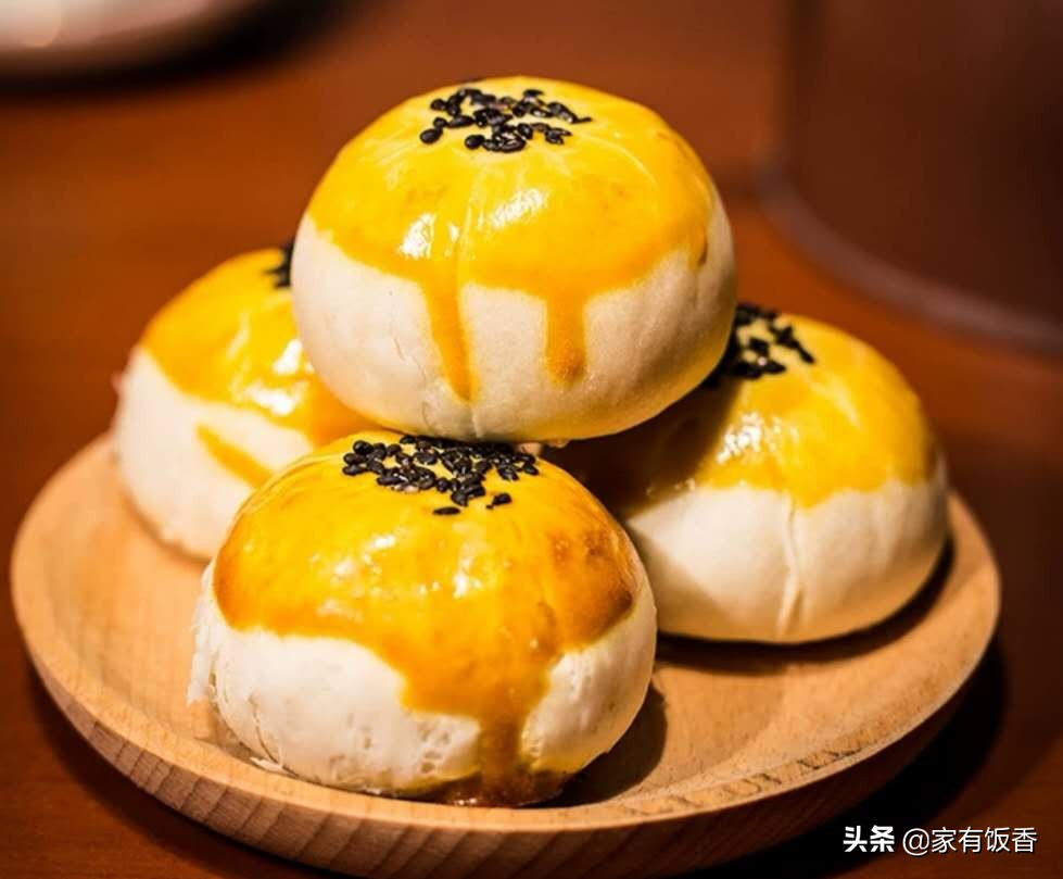 蛋黄酥9.9一箱包邮,蛋黄酥一箱9.9包邮