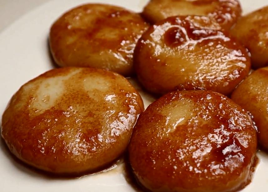 红糖糍粑用糯米做还是用糯米粉做,冬日湖南农家手工红糖糯米糍粑