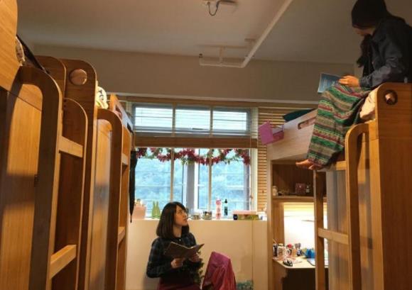 澶у鐢熻嚜宸辫姳閽变拱绌鸿皟,澶у鐢熺嫭鑷拱绌鸿皟