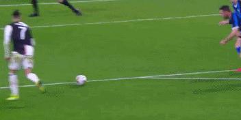 c罗被球迷嘲笑后果,c罗被嘲笑获得金球