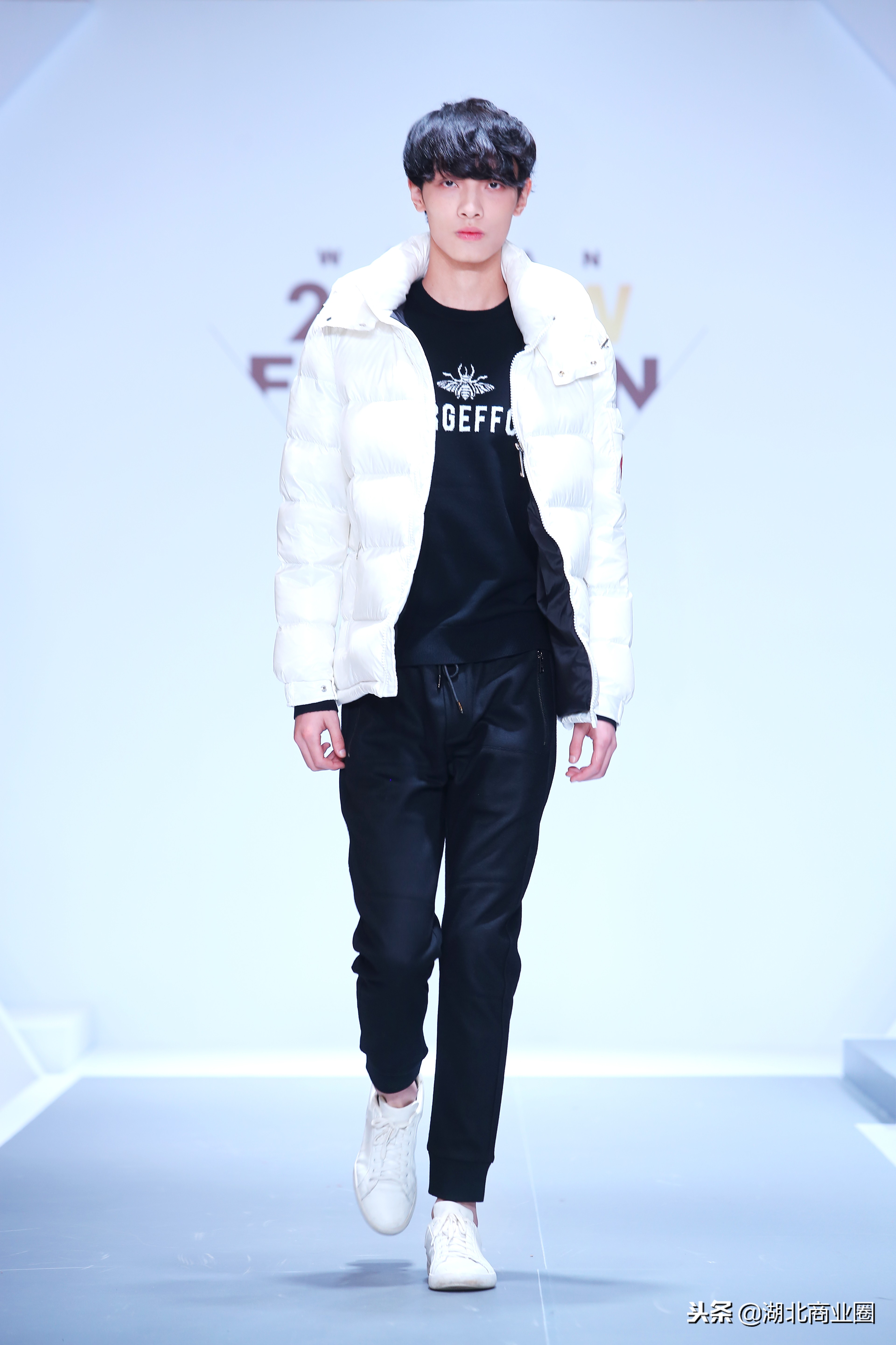 2015武汉国际时装周完美收官,武汉时装周闭幕传统服饰