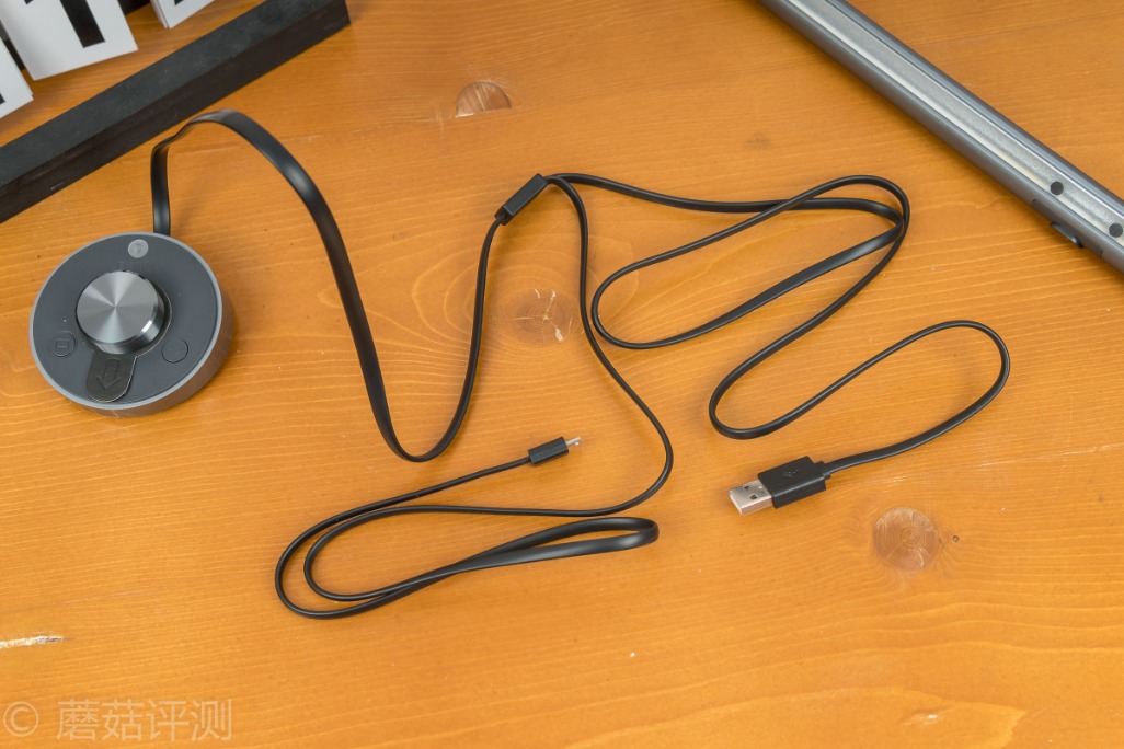 明基screenbar屏幕挂灯效果,明基显示器屏幕挂灯