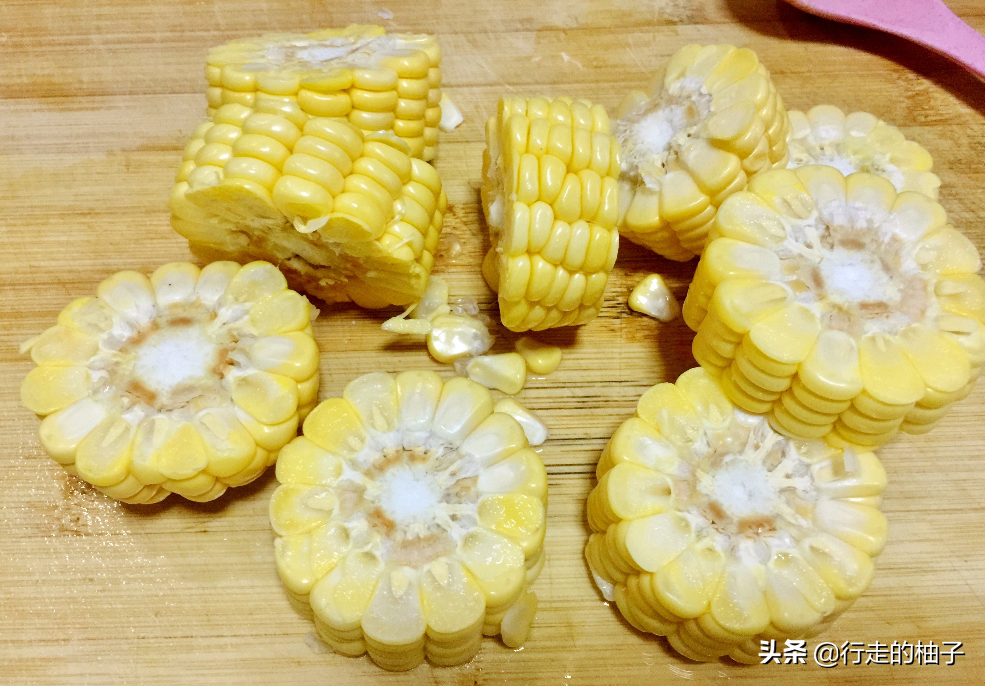 山药猪蹄玉米汤,淮山玉米猪蹄汤的做法视频