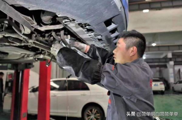 全合成机油和半合成机油哪个好用,全合成和半合成机油哪个适合