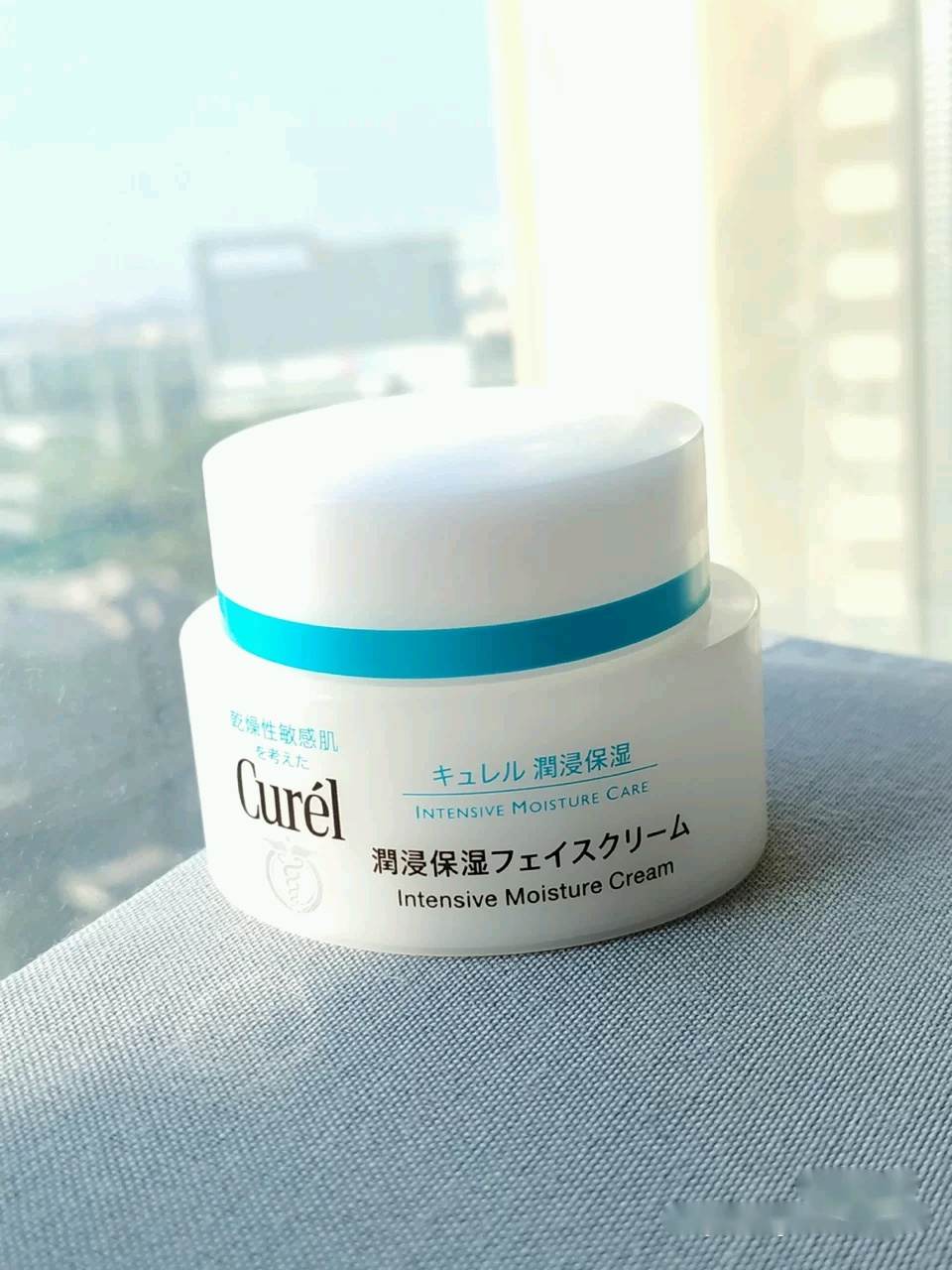 科颜氏高清爽面霜和艾珂薇面霜,干皮用科颜氏高保湿面霜适合夏天