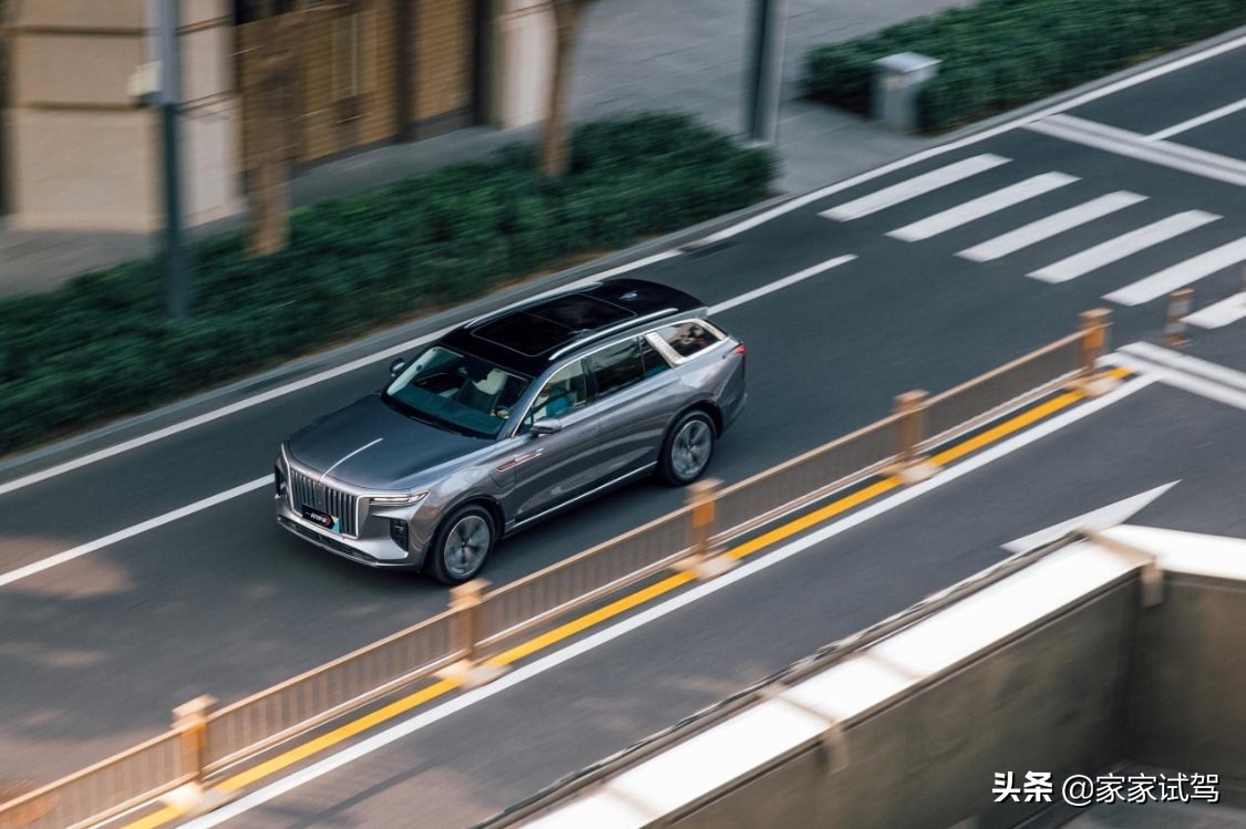 红旗ehs9驾驶感受,一汽红旗e-hs9进口豪华大型SUV