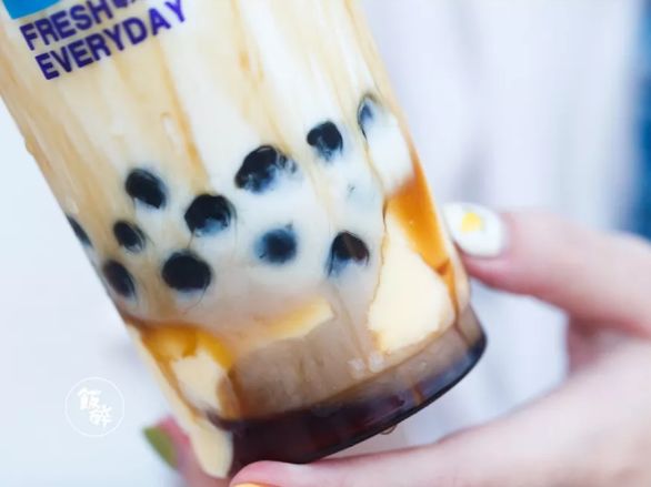 颜值口味双在线的“50岚”终于开到镜湖，我一口气喝了三杯...