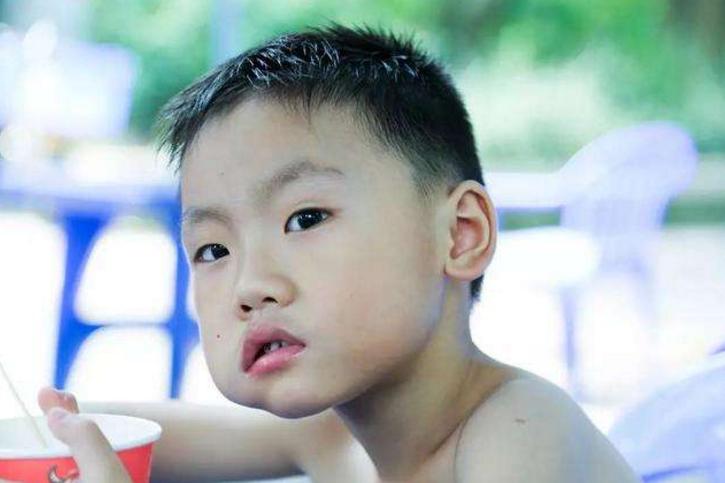 夏天孩子爱出汗爱感冒怎么办,小孩爱出汗盗汗怎么回事