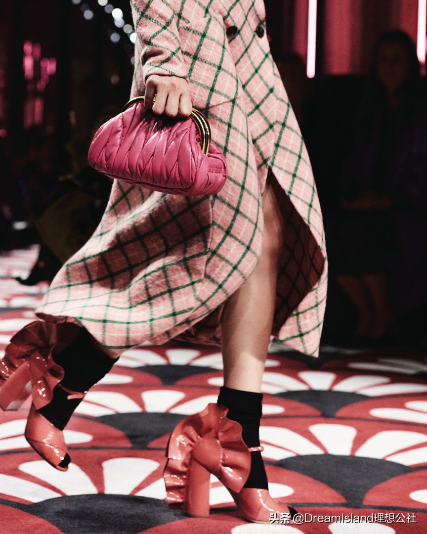 valentino鳄鱼皮女士包,valentino蝴蝶结包包