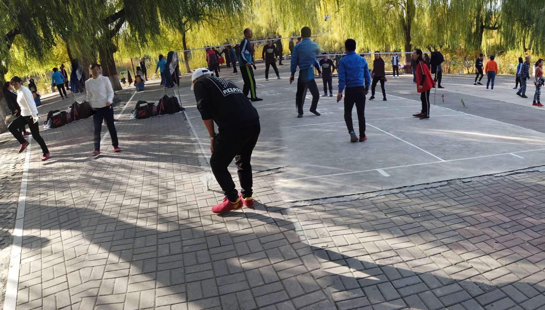 呼和浩特满都海公园晚上,呼和浩特市满都海公园有什么特点