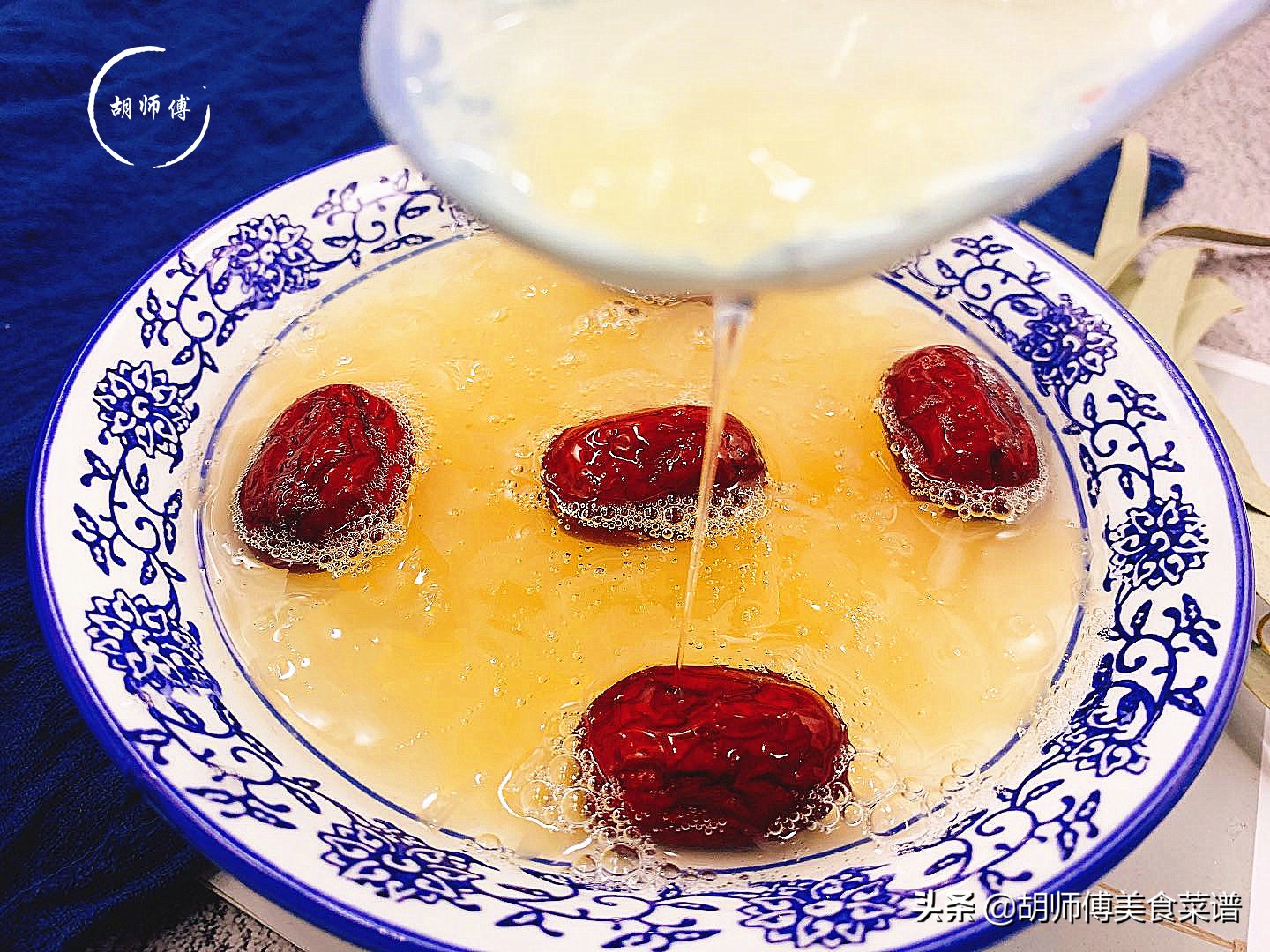 炖银耳汤什么时候放大枣,炖银耳汤后续需要加水吗