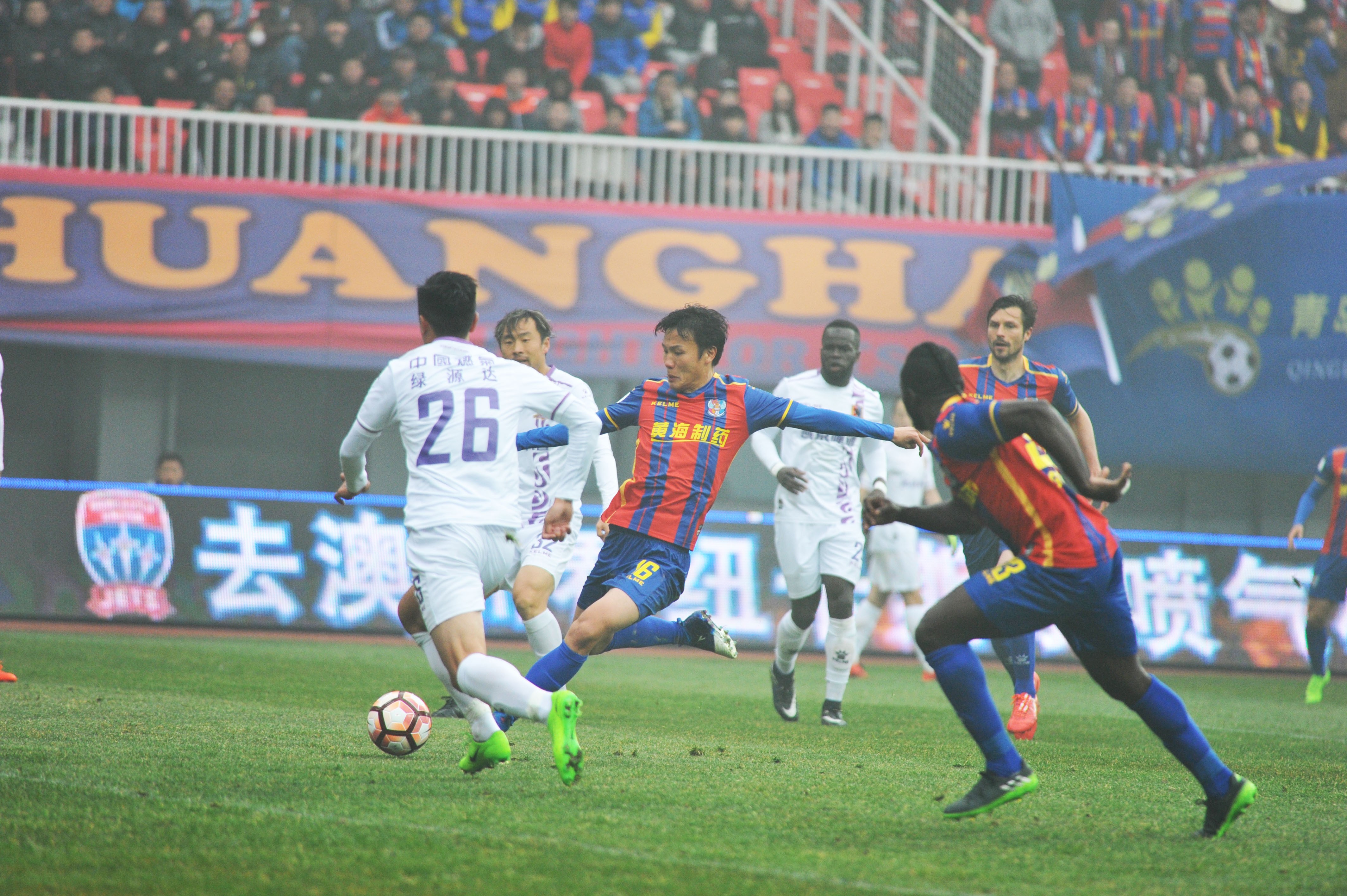 10年东亚杯邓卓翔,邓卓翔时隔7年重返中超