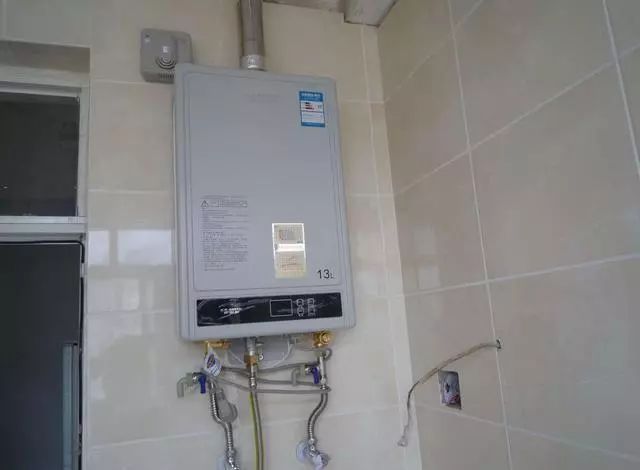 万家乐电热水器质量可靠吗,万家乐和林内燃气热水器哪个好