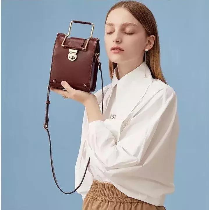 小ck包包推荐小众高级感,跟小ck一个档次的包包品牌