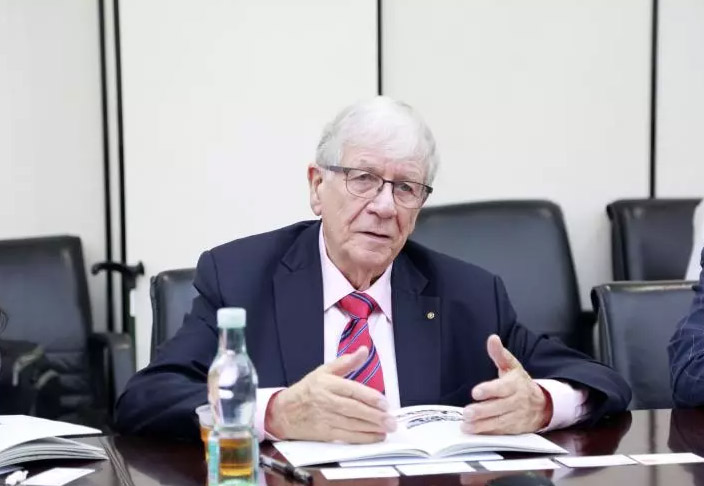 激发职业教育改革新动力,爱华教育携德国教育专家赴深职院交流