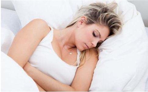 女性经期洗头烫头有危害吗,女性经期选对时间再洗头