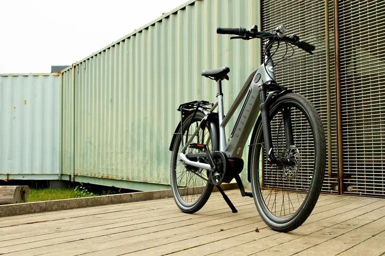 与英国蓝铃自行车其名的荷兰蹬羚自行车，出品第一台电动自行车