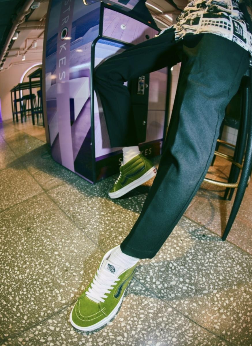 今年流行的帆布鞋长什么样子,今年流行的帆布鞋花纹