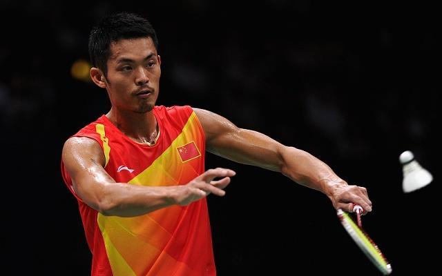 羽毛球正手高远球手指手腕发力,羽毛球正手高远球击球手部动作