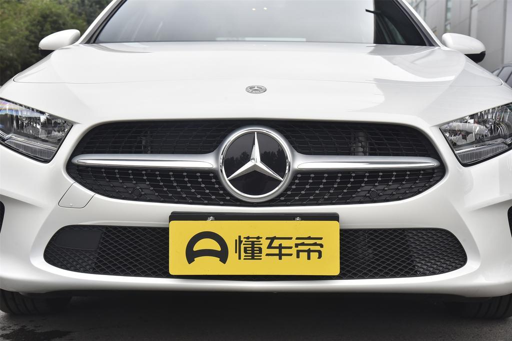 最新奔驰a180两厢落地价,最新2023款奔驰a180l落地价