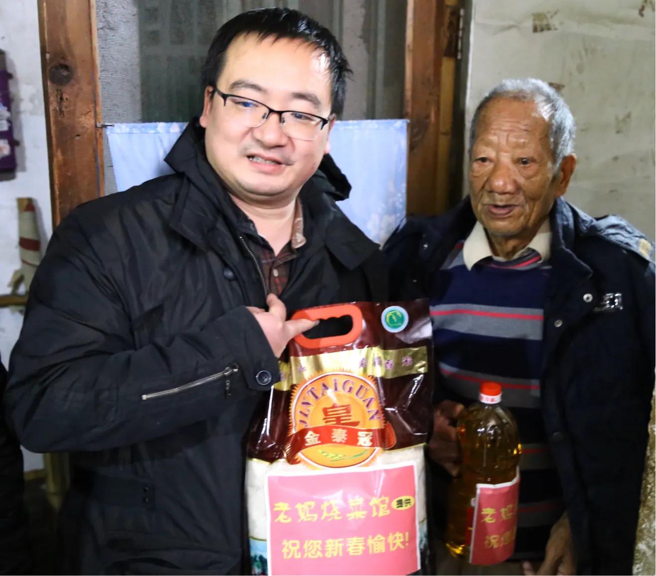 武汉市西马街高雄社区浓情腊八节温暖邻里情！