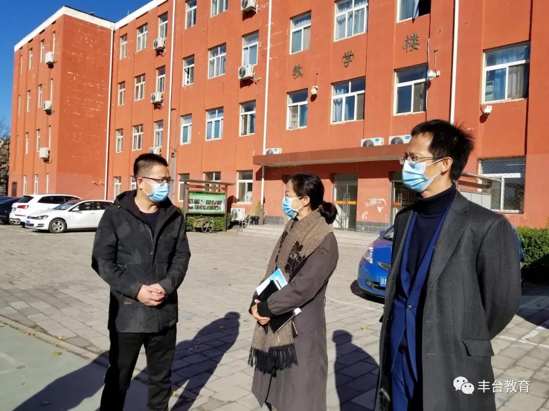 北京市第十中学:区委教育工委领导到校调研