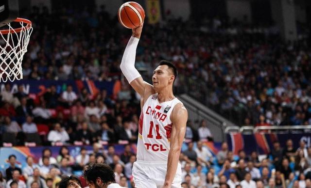 易建联夜店事件详解,当年易建联打胡金秋